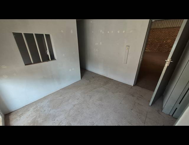 344M² FACTORY TO LET IN ANDERBOLT